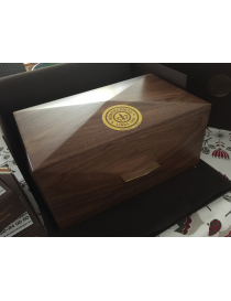 Linea 1935, Montecristo Numbered Limited Edition Humidor with 30 Aged Cigars, No. 100 / 1935